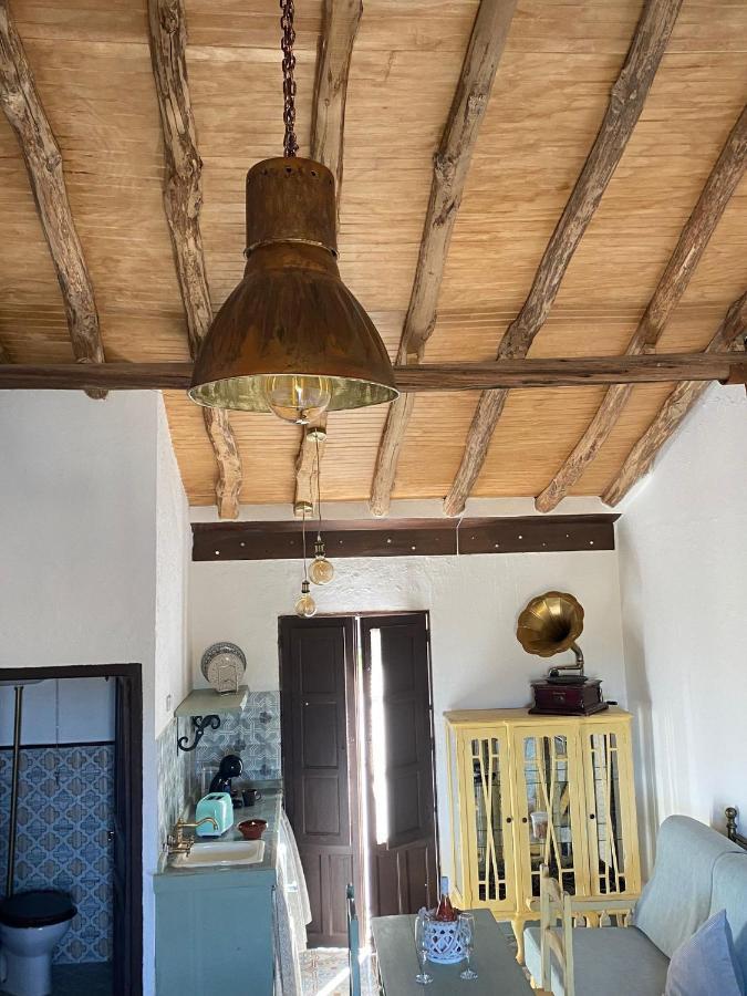 El Escondite de Martina, Ático Romántico Setenil De Las Bodegas Exterior foto