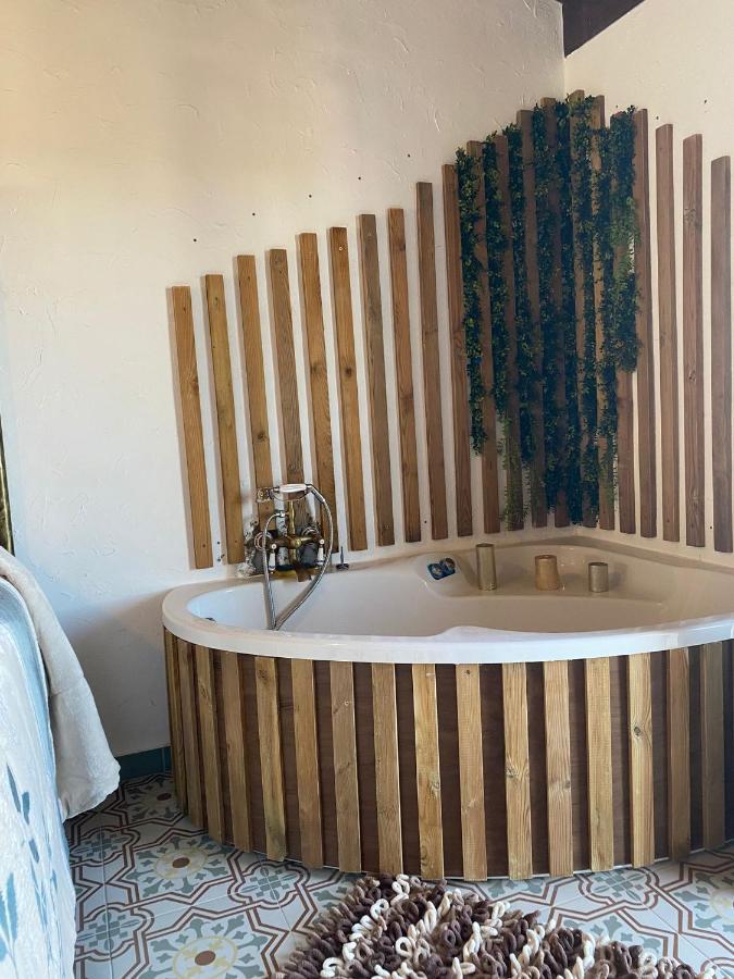 El Escondite de Martina, Ático Romántico Setenil De Las Bodegas Exterior foto